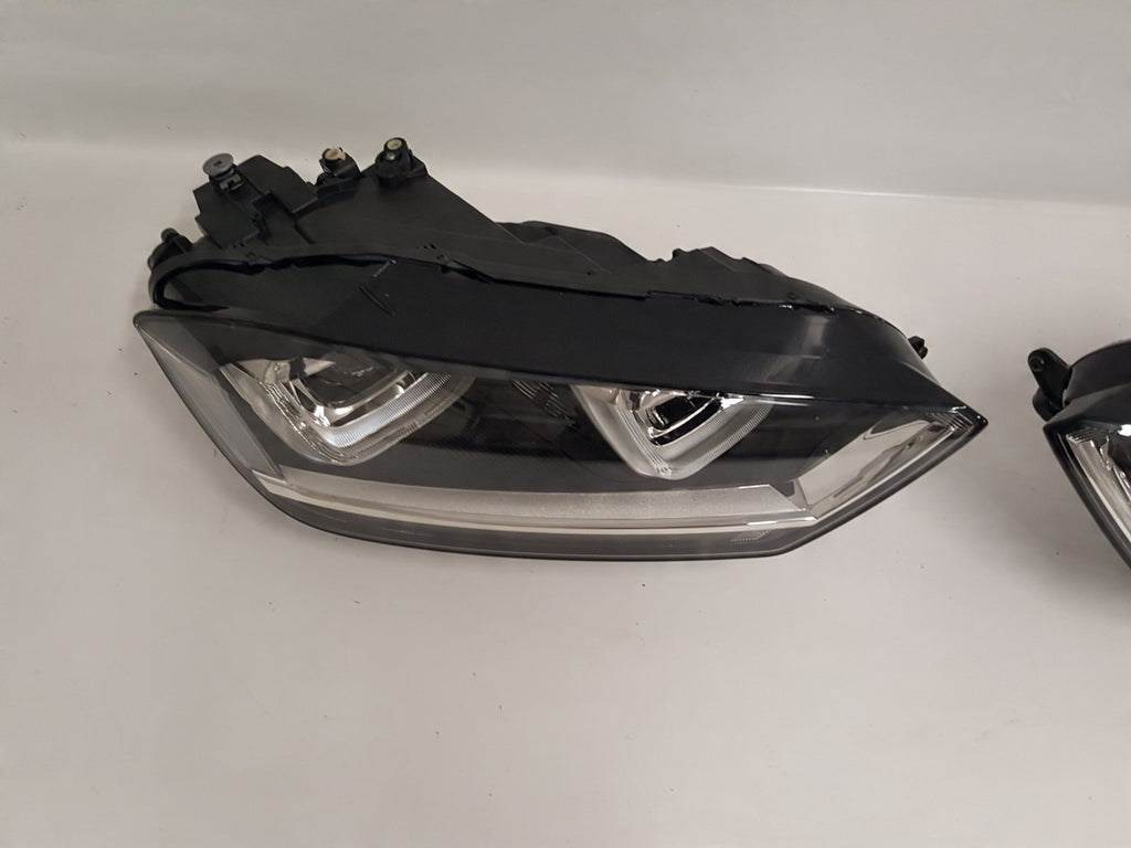 Frontscheinwerfer VW Sportsvan 90067949 Xenon Ein Stück (Rechts oder Links)