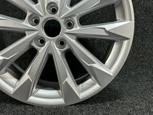 Load image into Gallery viewer, 1x Alufelge 18 Zoll 7.0" 5x112 43ET Glanz Silber 83A601025G Audi Q3 Rim Wheel FEL6712443455bz