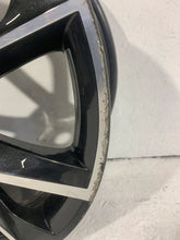 Laden Sie das Bild in den Galerie-Viewer, 1x Alufelge 19 Zoll 8.0&quot; 5x108 45ET Glanz Graphit 57A601025R Skoda Karoq