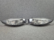 Laden Sie das Bild in den Galerie-Viewer, Frontscheinwerfer Renault Fluence 260606836R Vorderseite Scheinwerfer Headlight SCH8307894035if