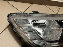 Laden Sie das Bild in den Galerie-Viewer, Frontscheinwerfer Dacia Duster 260108435R LED Rechts Scheinwerfer Headlight