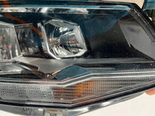 Load image into Gallery viewer, Frontscheinwerfer VW Caddy 2K1941006C Rechts Scheinwerfer Headlight SCH7646114335mv