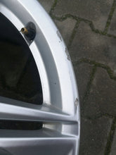 Load image into Gallery viewer, 1x Alufelge 18 Zoll 8.0&quot; 5x112 40ET Glanz Silber 8W0601025 Audi Rim Wheel