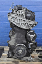 Load image into Gallery viewer, Motor Renault Trafic III M9R692 2.0 DCI 150PS 84kW 240TKm 2011 Diesel Unkomplett