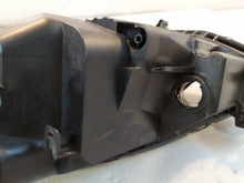 Laden Sie das Bild in den Galerie-Viewer, Frontscheinwerfer Mazda D65151030 Rechts Scheinwerfer Headlight