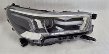 Laden Sie das Bild in den Galerie-Viewer, Frontscheinwerfer Toyota Hilux VIII LED Rechts Scheinwerfer Headlight SCH6294041365rr