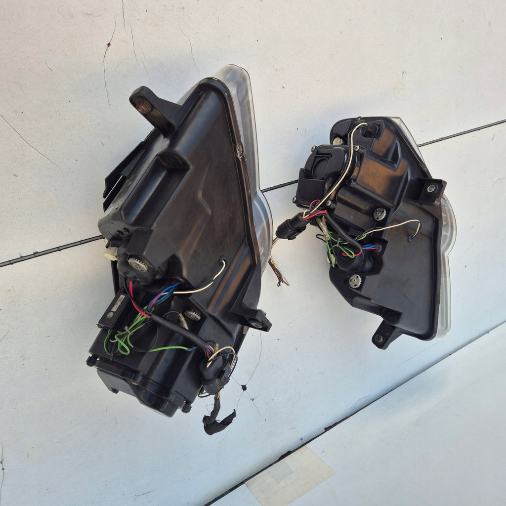 Frontscheinwerfer VW Passat SK3401 SK3202 Ein Satz Scheinwerfer Headlight SCH1325700012ea