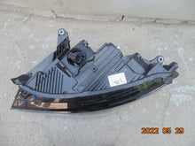 Laden Sie das Bild in den Galerie-Viewer, Frontscheinwerfer Skoda Enyaq 5LB941015A LED Links Scheinwerfer Headlight