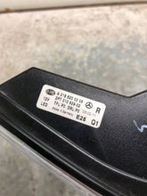 Laden Sie das Bild in den Galerie-Viewer, Frontscheinwerfer Mercedes-Benz C218 A2188200256 Vorderseite Headlight SCH6690365396rc