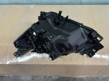 Laden Sie das Bild in den Galerie-Viewer, Frontscheinwerfer Mazda II Rechts Scheinwerfer Headlight