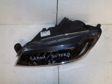 Laden Sie das Bild in den Galerie-Viewer, Frontscheinwerfer Skoda Superb 3V1941015A Xenon Links Scheinwerfer Headlight SCH1088803314am