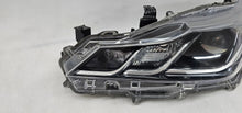 Laden Sie das Bild in den Galerie-Viewer, Frontscheinwerfer Toyota Corolla 81150-02T31-00 Links Scheinwerfer Headlight SCH1829025240xb