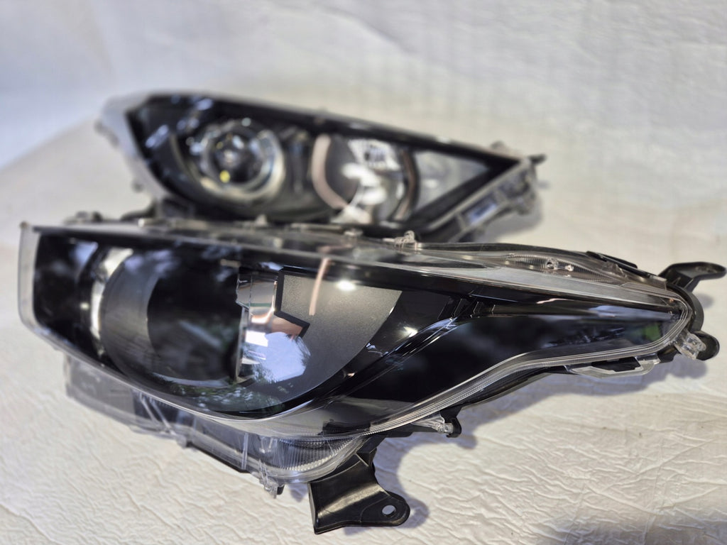 Frontscheinwerfer Toyota Yaris 81130-K0060 Ein Satz Scheinwerfer Headlight SCH1372935069gj