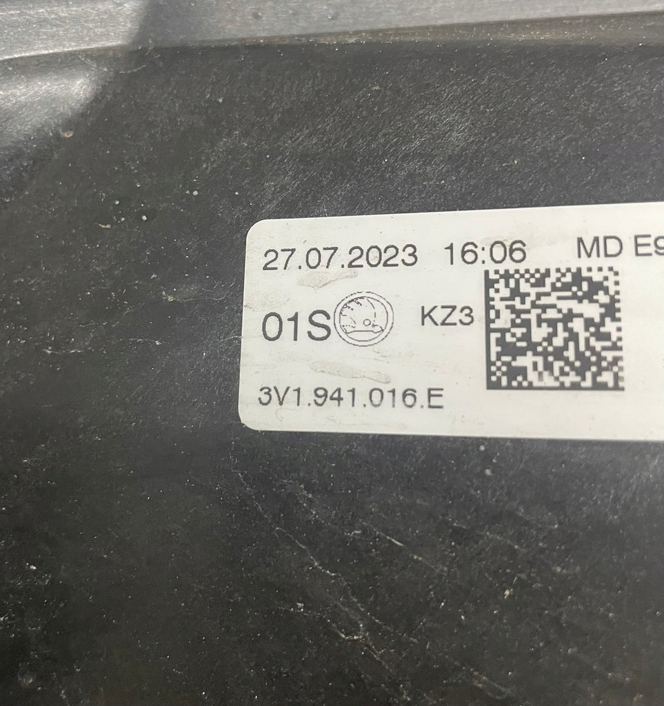 Frontscheinwerfer Skoda Superb III 3V1941016E LED Rechts Scheinwerfer Headlight