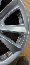 Load image into Gallery viewer, 1x Alufelge 17 Zoll 8.0" 5x120 30ET Glanz Silber 6780720 BMW 5 F11 F10 Rim Wheel FEL9981910541qh