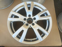 Laden Sie das Bild in den Galerie-Viewer, 1x Alufelge 17 Zoll 8.5&quot; 5x112 34ET A2034015202 Mercedes-Benz W203 Rim Wheel