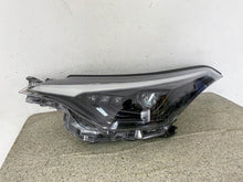 Laden Sie das Bild in den Galerie-Viewer, Frontscheinwerfer Toyota C-Hr Chr 81150-YP281 Full LED Rechts oder Links