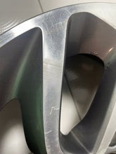 Laden Sie das Bild in den Galerie-Viewer, 1x Alufelge 16 Zoll 6.5" 4x108 20ET Glanz Silber 39007897 Opel Crossland FEL1147946343ln