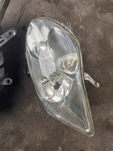 Laden Sie das Bild in den Galerie-Viewer, Frontscheinwerfer Toyota Auris Ein Satz Scheinwerfer Headlight SCH3694253557yj