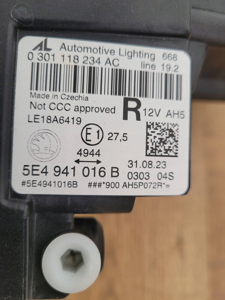 Frontscheinwerfer Skoda Octavia IV 5E4941016B Rechts Scheinwerfer Headlight SCH6226341592ta