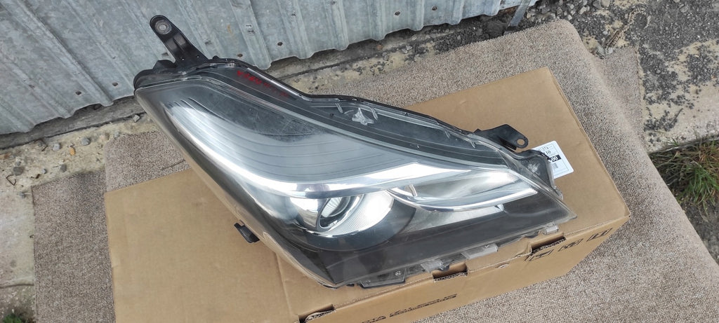 Frontscheinwerfer Toyota Yaris LED Rechts Scheinwerfer Headlight