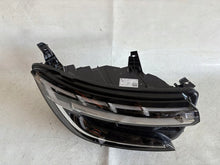 Laden Sie das Bild in den Galerie-Viewer, Frontscheinwerfer Renault 260100650R Rechts Scheinwerfer Headlight SCH1257398067za