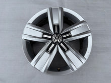 Laden Sie das Bild in den Galerie-Viewer, 1x Alufelge 17 Zoll 7.0" 5x120 7E0601025P VW Multivan Rim Wheel FEL3375675470zc