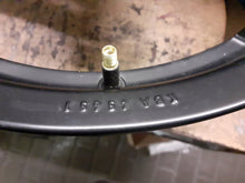 Laden Sie das Bild in den Galerie-Viewer, 1x Alufelge 17 Zoll 8.0&quot; 5x108 42ET 0121327016 Rim Wheel