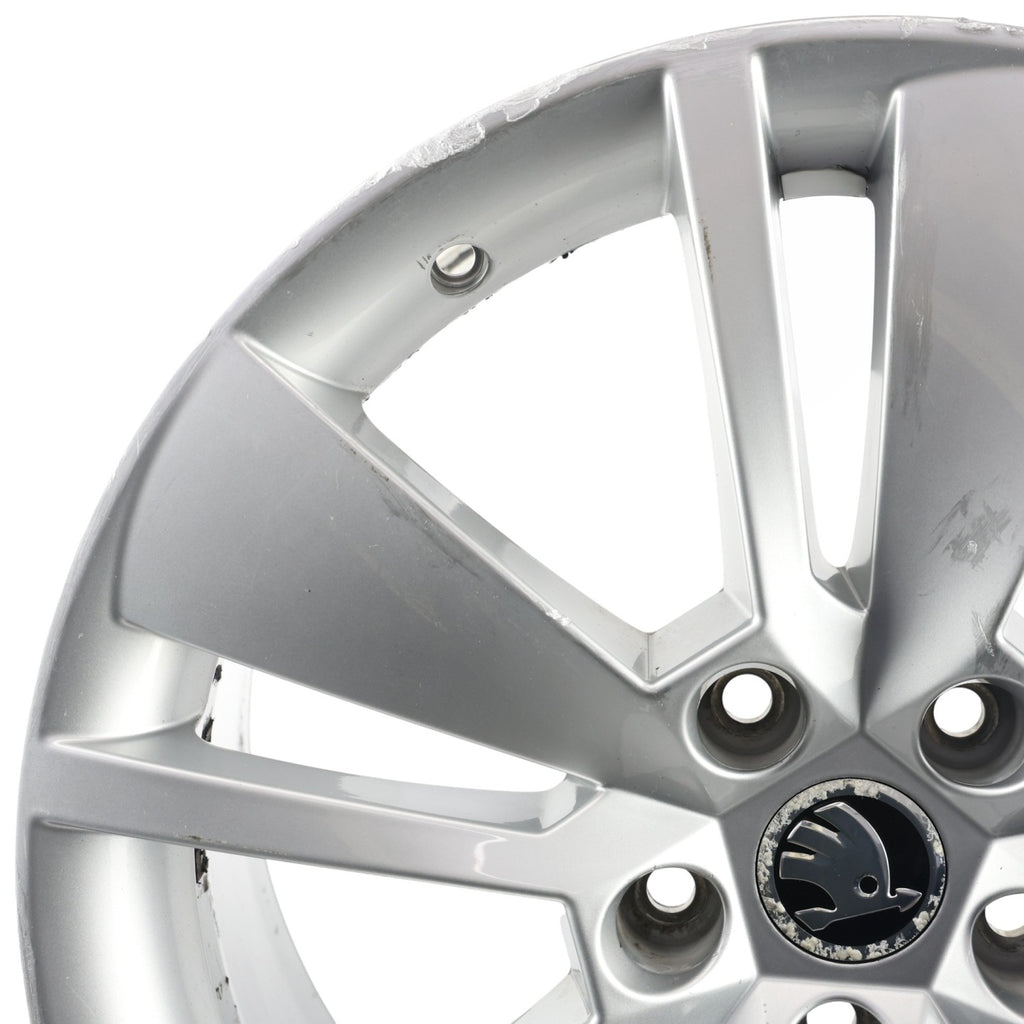 1x Alufelge 18 Zoll 8.0" 5x112 44ET Glanz Silber 3V0601025 Skoda Superb FEL8978621757jz