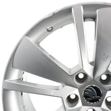 Load image into Gallery viewer, 1x Alufelge 18 Zoll 8.0" 5x112 44ET Glanz Silber 3V0601025 Skoda Superb FEL8978621757jz