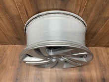 Laden Sie das Bild in den Galerie-Viewer, 1x Alufelge 18 Zoll 5x108 K8D21007CA Land Rover Range I Evoque L551 Rim Wheel FEL9128349135wn
