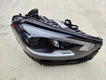 Laden Sie das Bild in den Galerie-Viewer, Frontscheinwerfer Mercedes-Benz W206 A2069062903 A2069063003 Rechts Headlight SCH9876381124xk