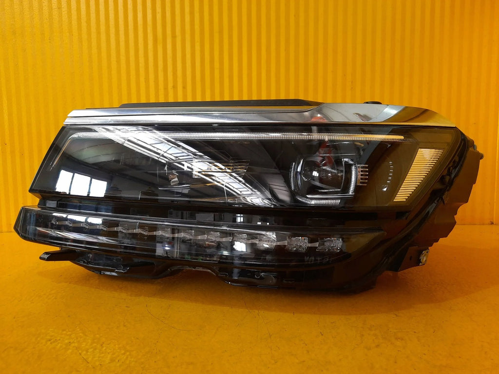 Frontscheinwerfer VW Tiguan 5NB941081A Links Scheinwerfer Headlight