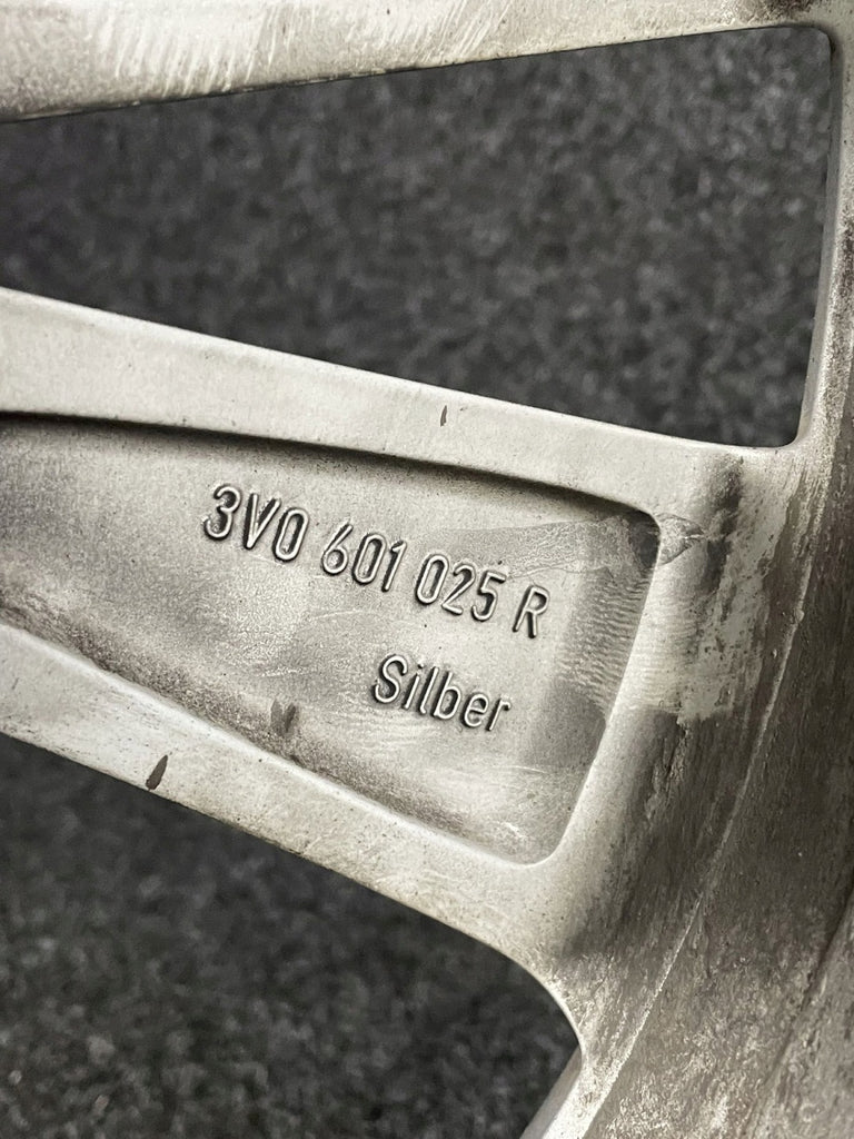 1x Alufelge 18 Zoll 8.0" 5x112 44ET Glanz Silber 3V0601025R Skoda Superb Iii FEL6661058833qc