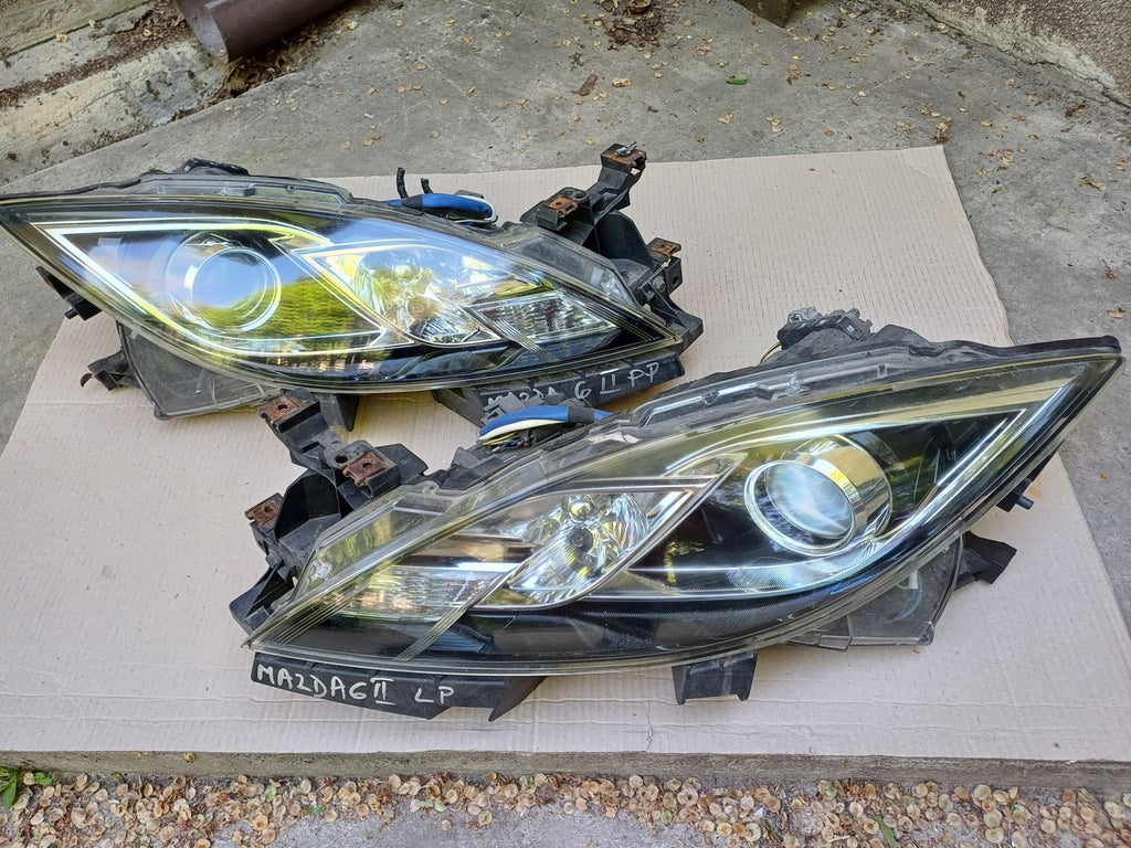 Frontscheinwerfer Mazda II Xenon Ein Stück (Rechts oder Links) Headlight