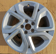 Laden Sie das Bild in den Galerie-Viewer, 1x Alufelge 17 Zoll 7.0" 5x108 42ET Glanz Silber 9818082477 Citroën C5 I FEL8773147217gz