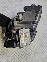 Laden Sie das Bild in den Galerie-Viewer, Frontscheinwerfer Mercedes-Benz W204 A2048208961 Xenon Links Headlight SCH1587946835re
