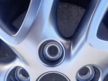 Laden Sie das Bild in den Galerie-Viewer, 1x Alufelge 17 Zoll 6.5" 5x114.3 52 5ET Glanz Silber 9965296570 Mazda Rim Wheel FEL7004766754ue
