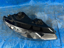 Load image into Gallery viewer, Frontscheinwerfer VW Caddy LED Rechts Scheinwerfer Headlight SCH1651341732dy