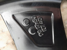 Laden Sie das Bild in den Galerie-Viewer, 1x Alufelge 17 Zoll 5.0&quot; 4x100 40ET Glanz Schwarz PW457-0H015 Toyota Rim Wheel