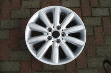 Laden Sie das Bild in den Galerie-Viewer, 1x Alufelge 17 Zoll 7.0&quot; 5x112 54ET Glanz Silber Mini F57 F56 F55 Rim Wheel