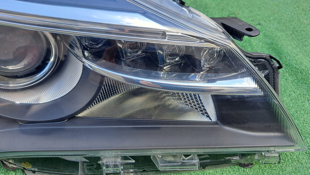 Frontscheinwerfer Toyota Yaris LED Rechts Scheinwerfer Headlight