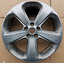 Laden Sie das Bild in den Galerie-Viewer, 1x Alufelge 18 Zoll 7.0" 5x105 38ET Glanz Graphit 95181596 Opel Astra Mokka FEL3729468449dc