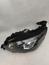 Laden Sie das Bild in den Galerie-Viewer, Frontscheinwerfer Peugeot 208 II 90200109 9833036380 LED Links Headlight SCH9856230464xb