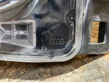 Load image into Gallery viewer, Frontscheinwerfer Mazda 2 Dj D09K-51030 Rechts Scheinwerfer Headlight SCH1541950422kw