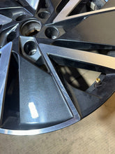Load image into Gallery viewer, 1x Alufelge 18 Zoll 7.5&quot; 5x112 48ET Glanz 5E3601025AD Skoda Octavia 5e3
