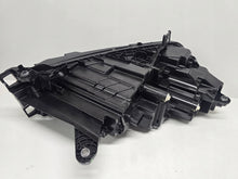 Laden Sie das Bild in den Galerie-Viewer, Frontscheinwerfer Skoda Enyaq 5LB941015 Full LED Ein Stück (Rechts oder Links)