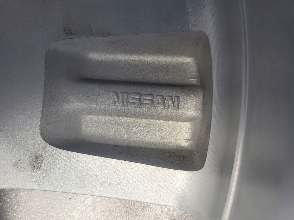 1x Alufelge 17 Zoll 6.5" 5x114.3 40ET MB50-EQ300 MA-DAR81 Nissan X-Trail