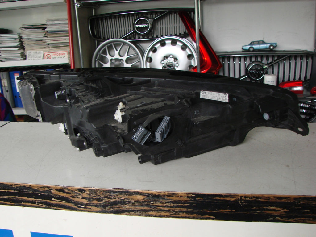 Frontscheinwerfer Volvo V60 S60 32228815 Links Scheinwerfer Headlight SCH9776172710ds