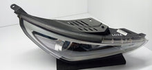 Load image into Gallery viewer, Frontscheinwerfer Hyundai I30 Pde 92102-G4020 Rechts Scheinwerfer Headlight SCH7874984345bs